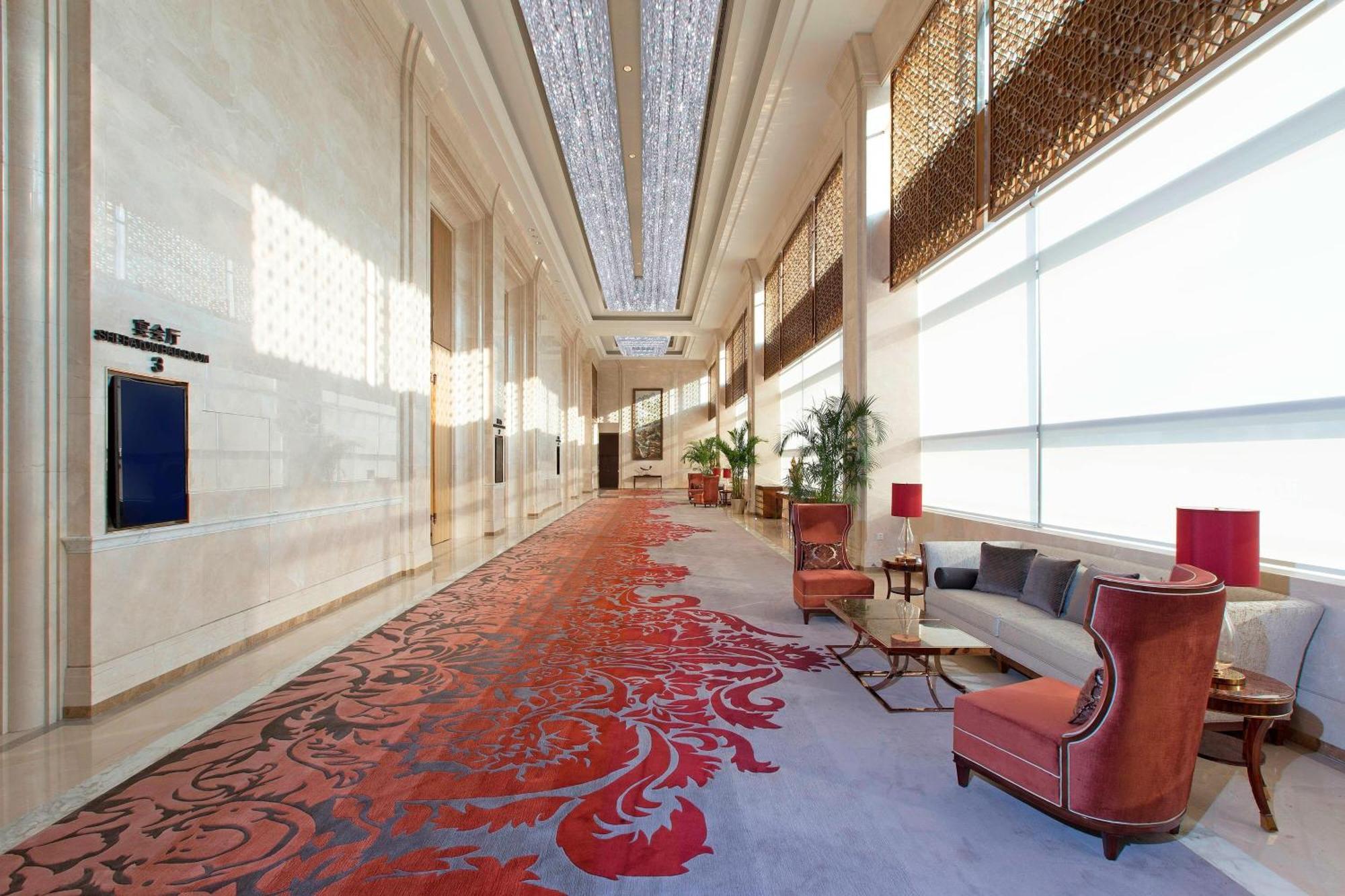 Sheraton Grand Wuhan Hankou Hotel - Let'S Take A Look At The Moment Of Wu-chan Exteriér fotografie